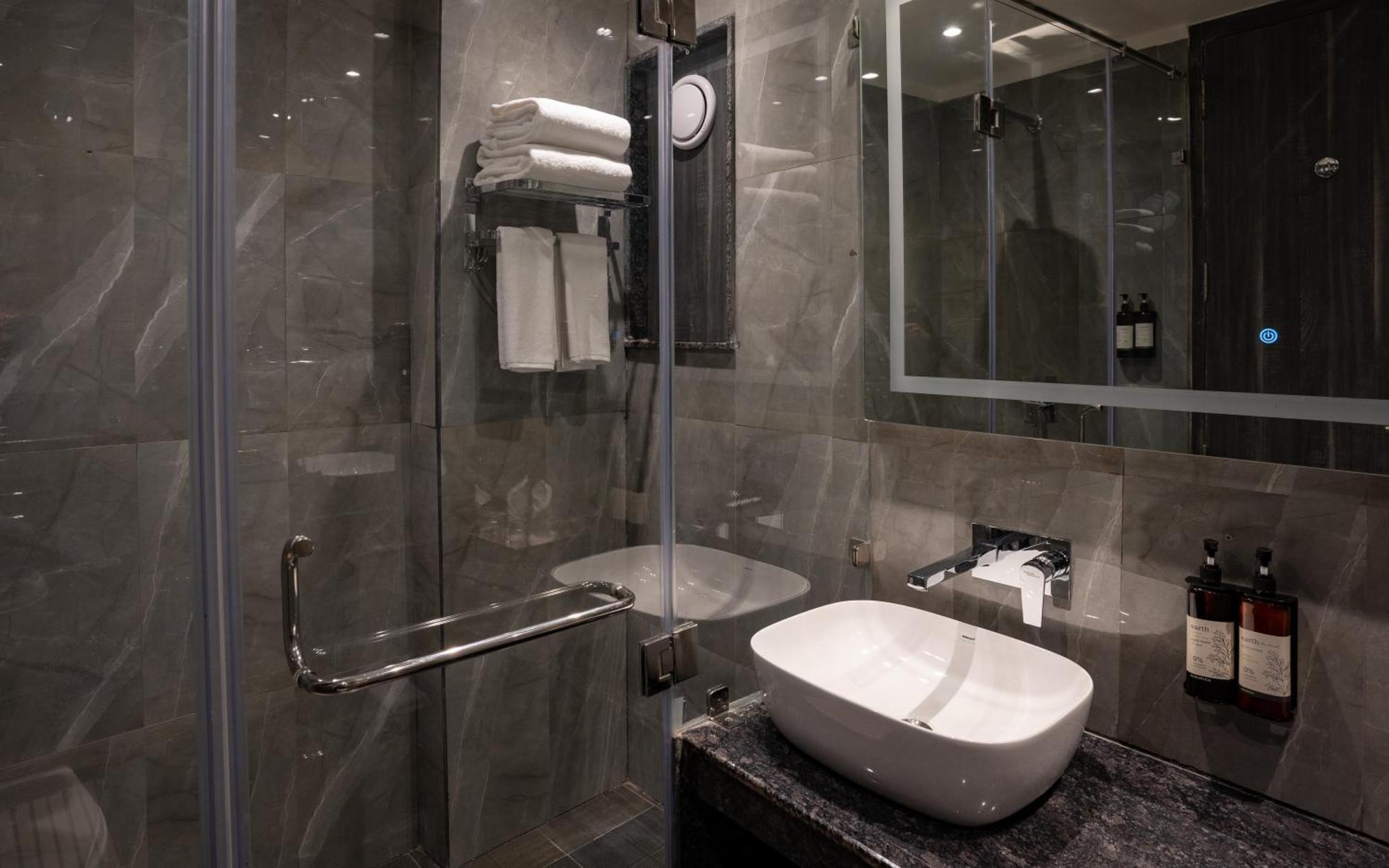 Regenta Inn Gurugram Gurgaon Exterior foto