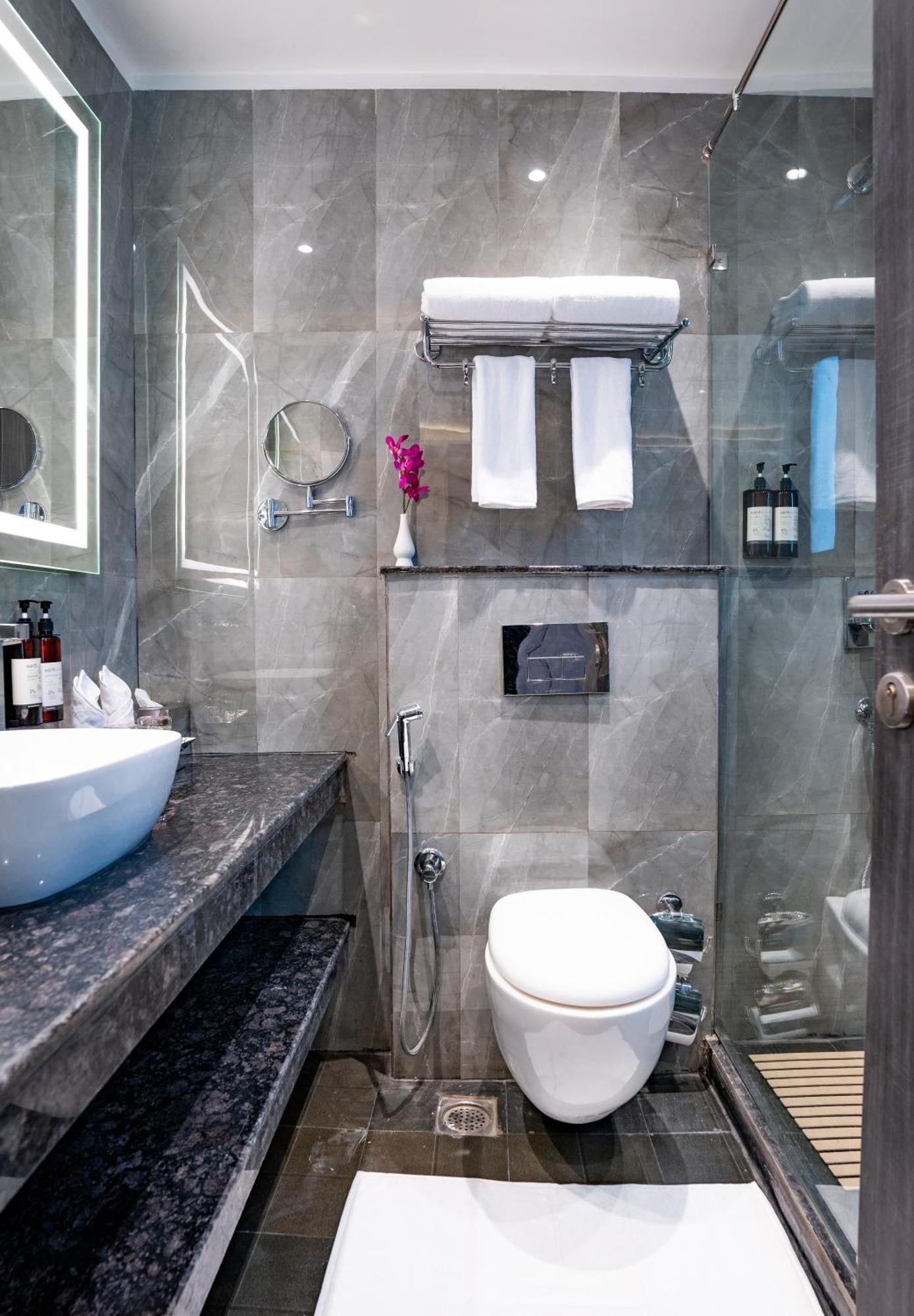 Regenta Inn Gurugram Gurgaon Exterior foto